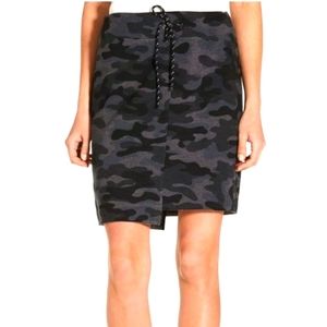 Sundry Camo Uneven Hem Skirt